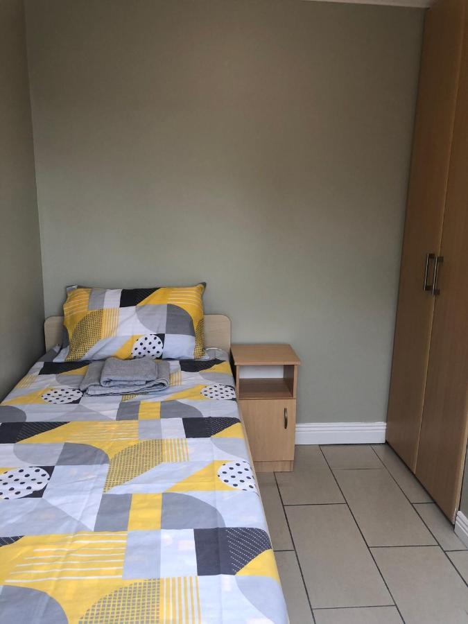 Cheerful 4 Bedroom Town House With Bbq, Galway Esterno foto