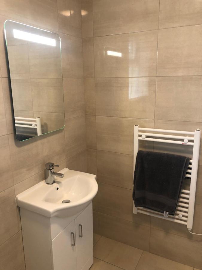 Cheerful 4 Bedroom Town House With Bbq, Galway Esterno foto