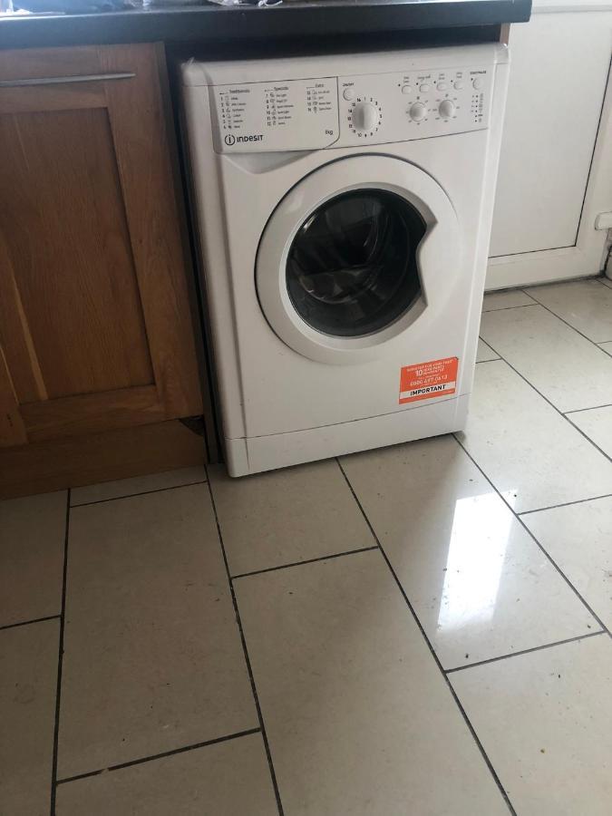 Cheerful 4 Bedroom Town House With Bbq, Galway Esterno foto